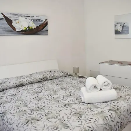 Comfy 2 Bedrooms And Free Parking - Quite Area *