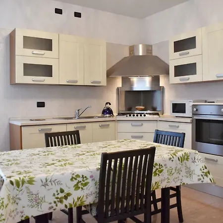 Lejlighed Comfy 2 Bedrooms And Free Parking - Quite Area